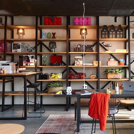 ホテル Moxy Amsterdam Schiphol Airport ﾎｰﾌﾄﾞﾛｰﾌﾟ エクステリア 写真