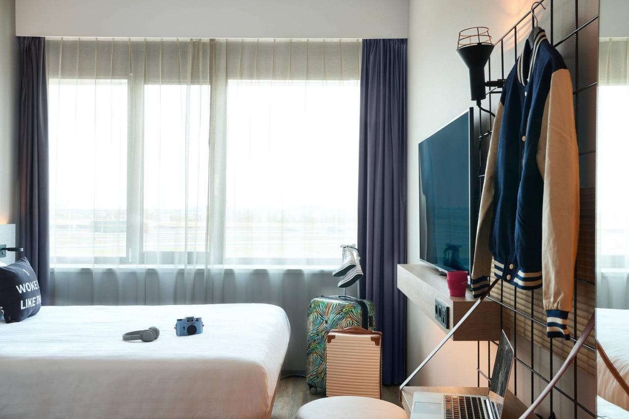 ホテル Moxy Amsterdam Schiphol Airport ﾎｰﾌﾄﾞﾛｰﾌﾟ エクステリア 写真